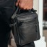 Чоловіча компактна шкіряна сумка через плече Tiding Bag M38-10131A чорна 18×21×7 — месенджер (барсетка) для документів і міста