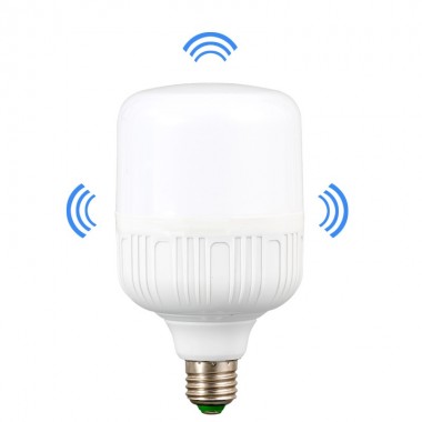 Лампочка cветодиодная с датчиком движения Light E27 9W с сенсором освещенности для потолков дома и дачи Белая